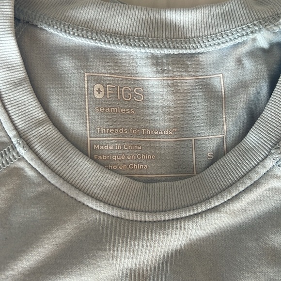 Figs underscrub tops small light blue and light pink - Picture 3 of 4